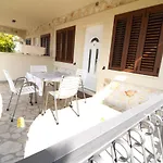 Murter Inn شقة