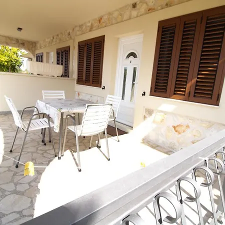 Murter Inn Apartman
