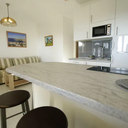 شقة Murter Inn مورتير