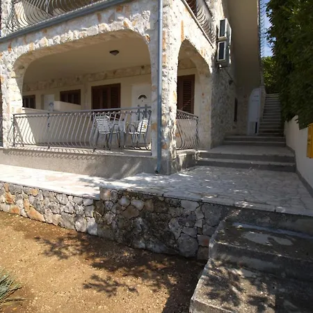 דירה Murter Inn מורטר