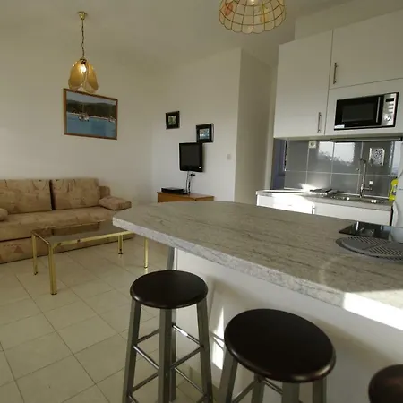 דירה Murter Inn מורטר