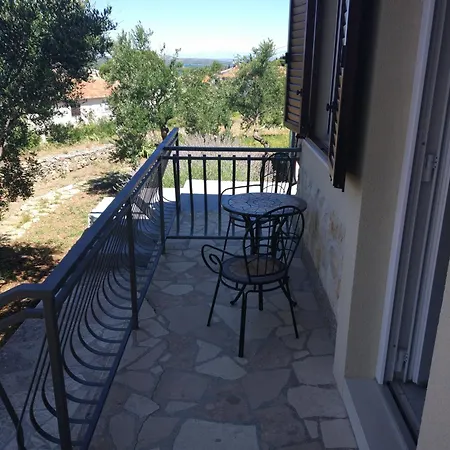 דירה Murter Inn מורטר